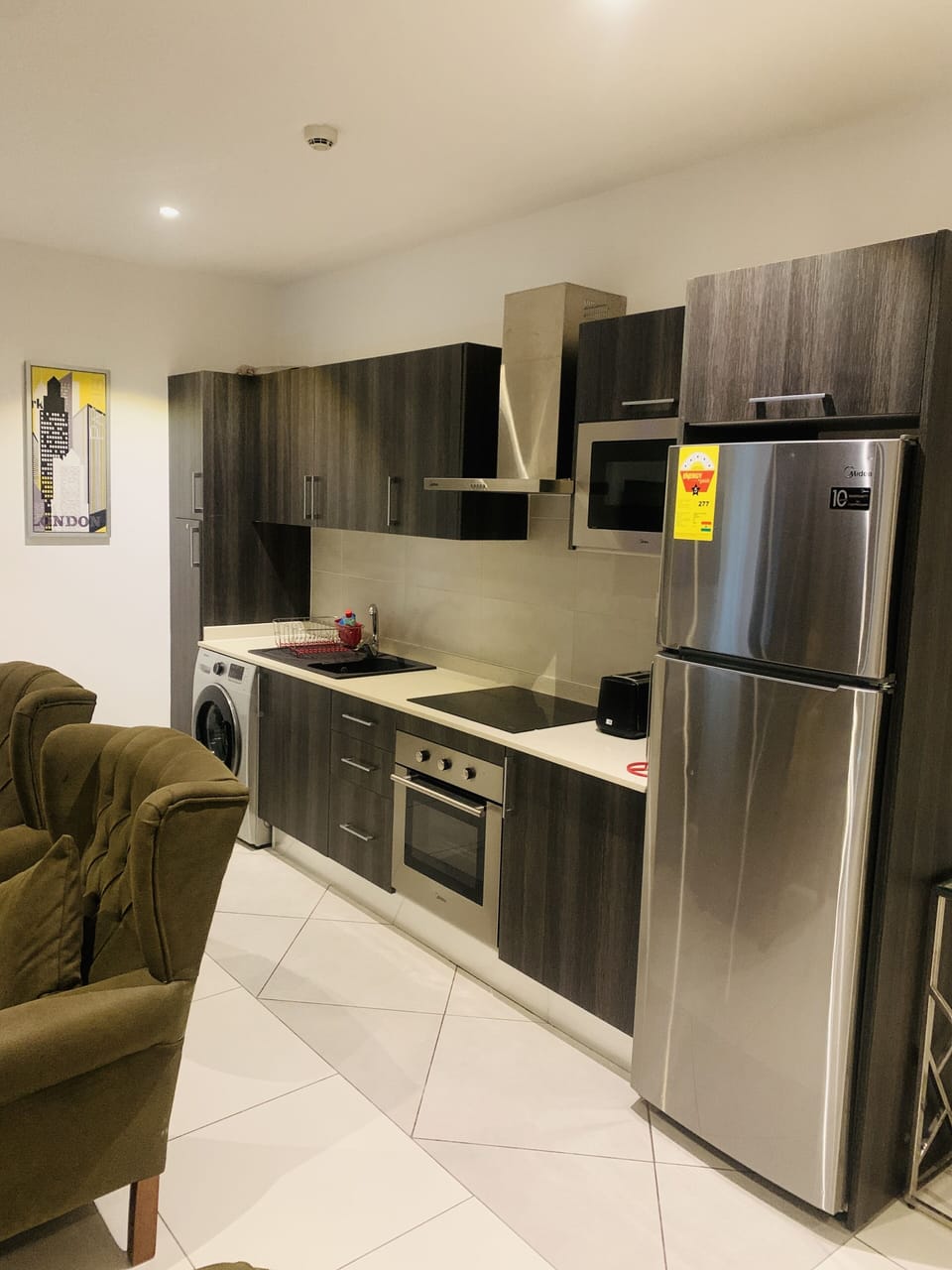 Superior Apartment, Non Smoking, Pool View | Private kitchen | Full-size fridge, microwave, oven, stovetop