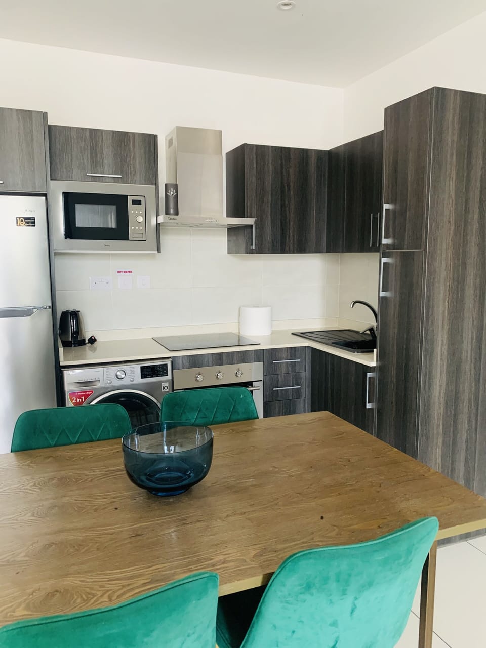 Superior Apartment, Non Smoking, Pool View | In-room dining