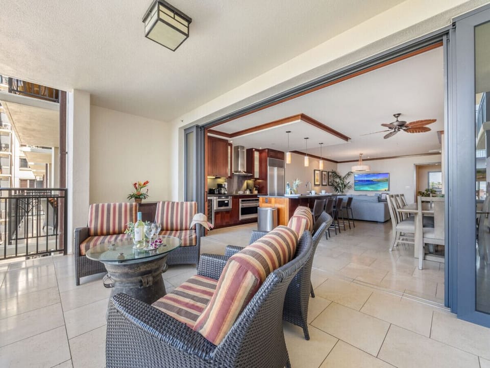 Lanai overlooking the pool with views of the ocean
