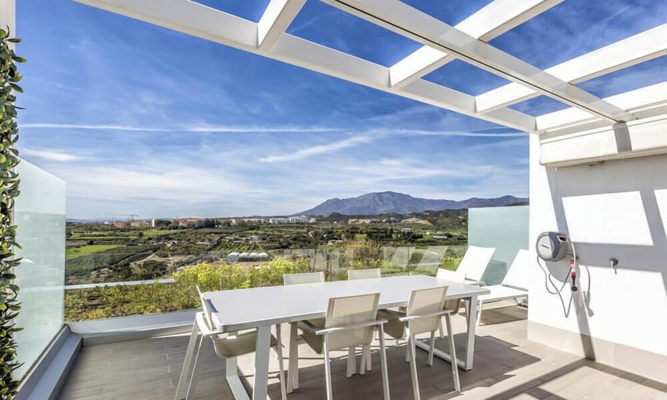 Sunlit terrace, Sonrisa, Townhouse in Estepona