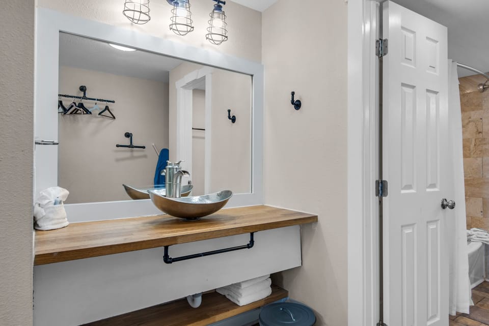 Master vanity