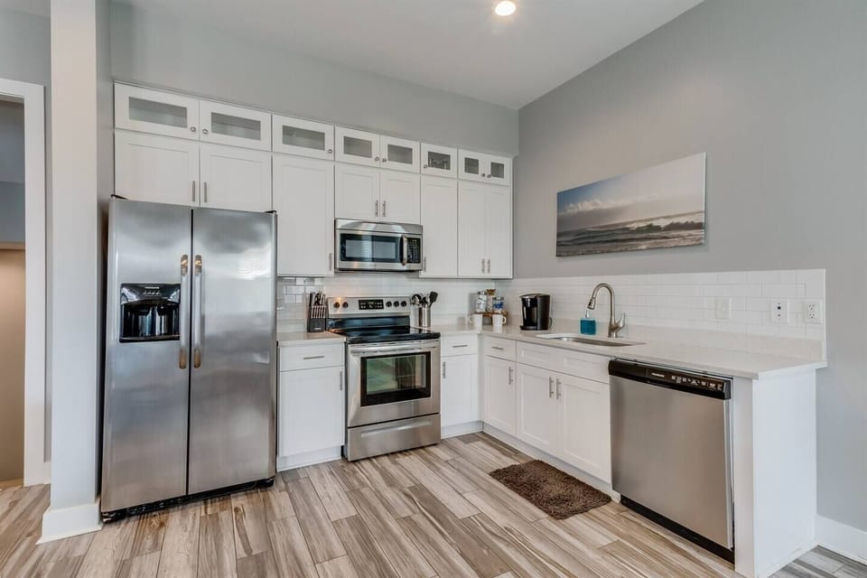 Whip up your favorite dishes in our fully stocked kitchen. Bon appétit!