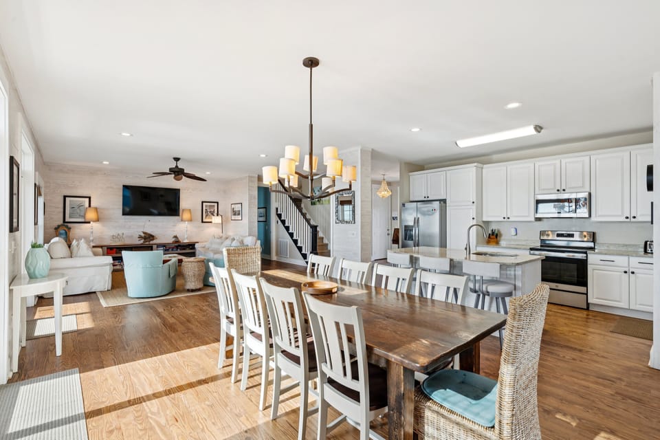 Open Floor Livingroom, Dining Area, & Kitchen