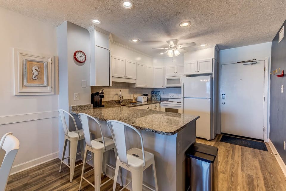 Main-Level Kitchen with Bar (seats 3)