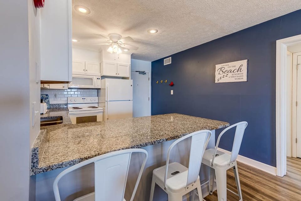 Main-Level Kitchen with Bar (seats 3)