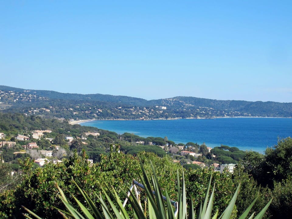Water, Sky, Plant, Water Resources, Plant Community, Mountain, Azure, Natural Landscape, Tree, Coastal And Oceanic Landforms
