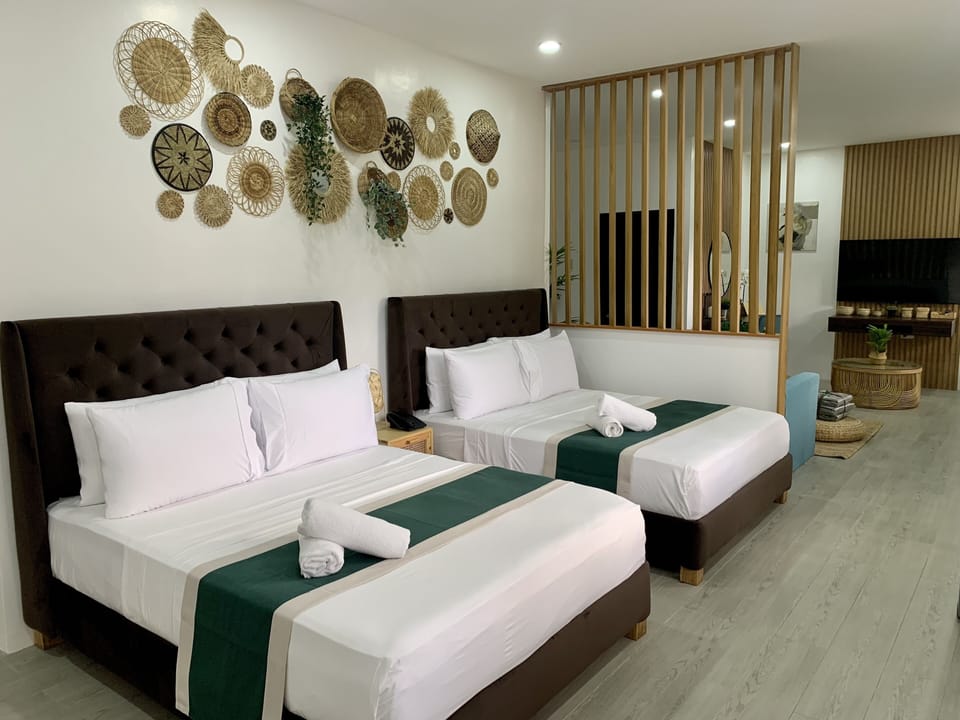 Executive Single Room, Multiple Beds, Non Smoking, Garden View | Minibar, individually decorated, individually furnished, desk