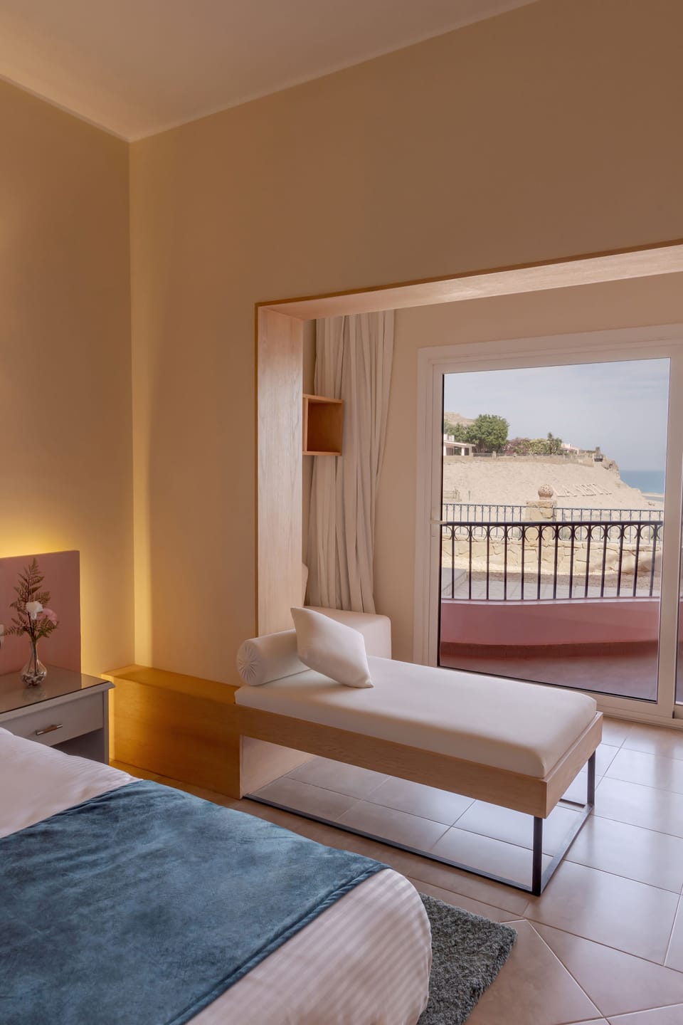 Deluxe Room, 1 Bedroom, Balcony, Sea View | Minibar, in-room safe, blackout drapes, soundproofing