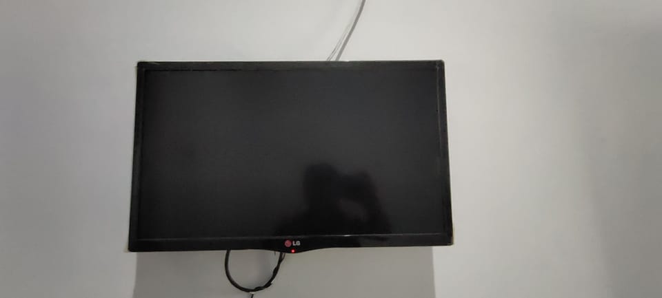 Standard Double Room | Desk, laptop workspace, WiFi (free), bed sheets