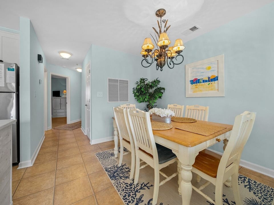 Dining Area - Additional View
