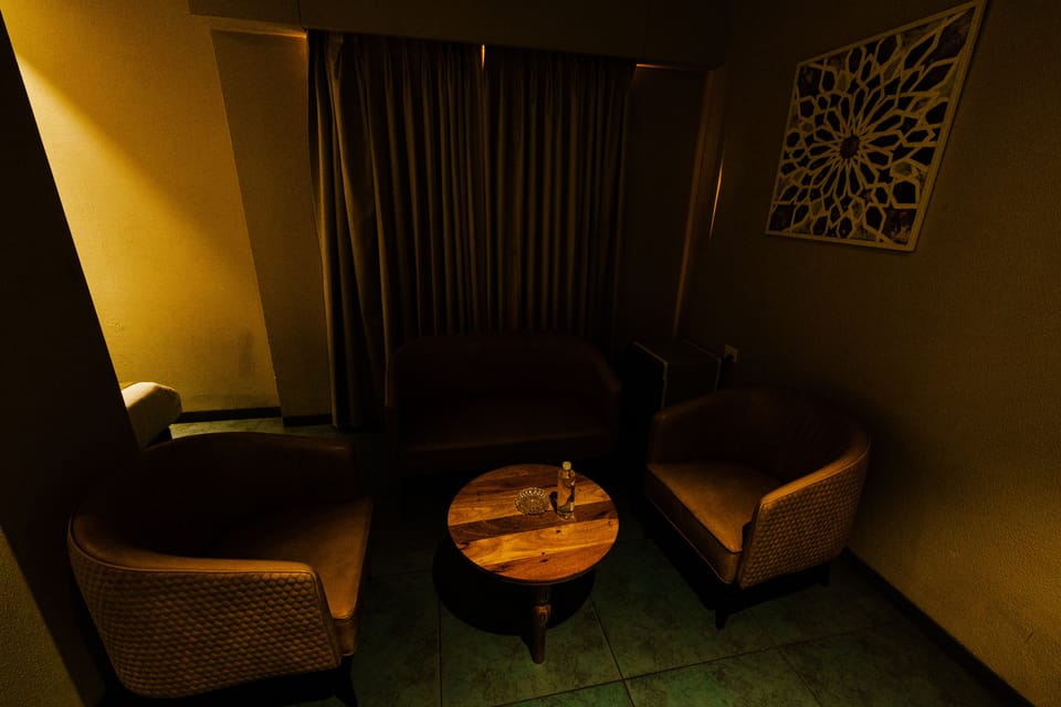 Minibar, free WiFi, bed sheets