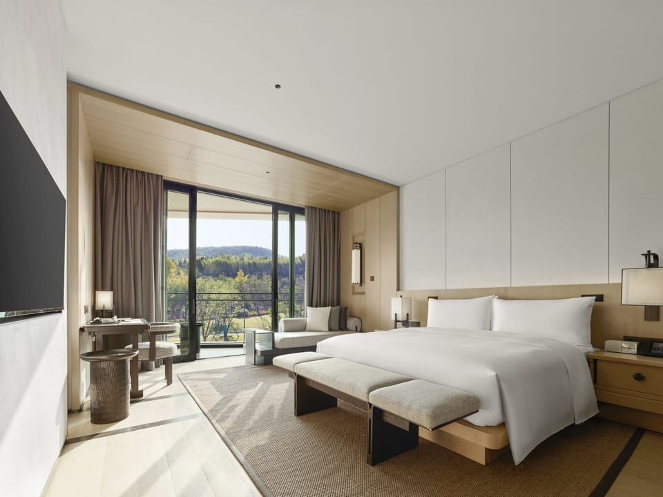 Suite, 1 Bedroom | In-room safe, desk, blackout drapes, WiFi (free)