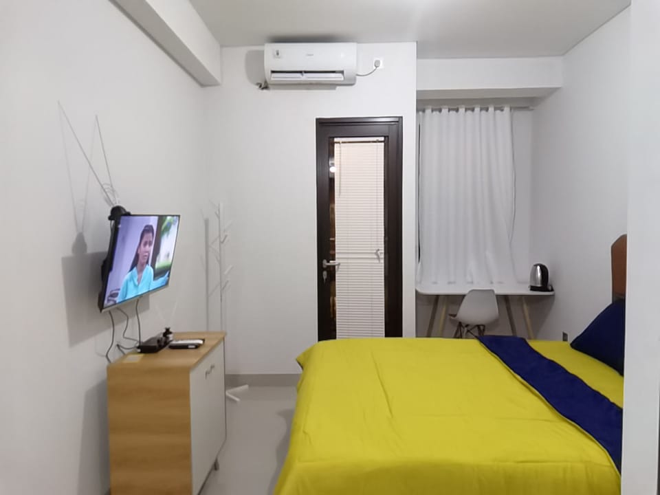 Premier Studio | Laptop workspace, free WiFi