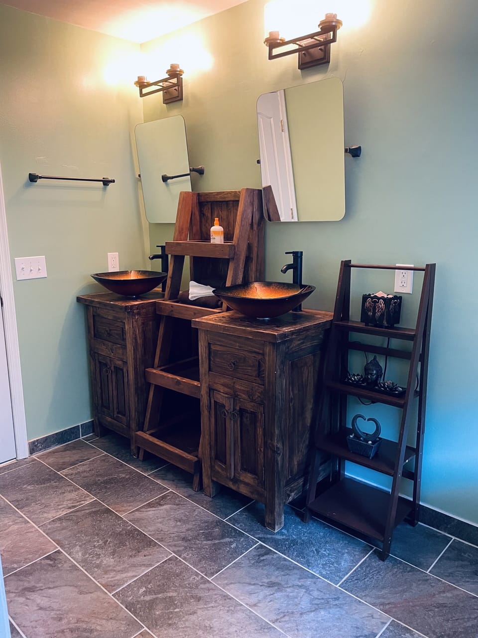 Double Vanity Sink. Plenty of space to share