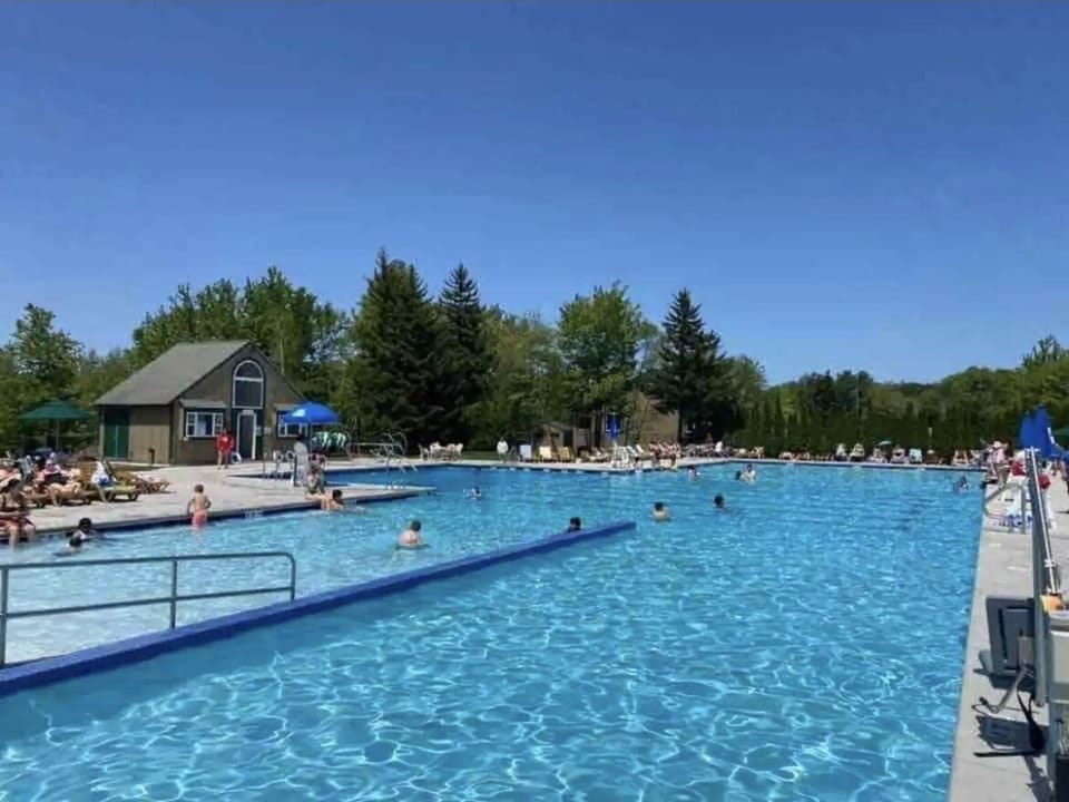Brand New Olympic Size pool, 6 passes included in your stay. Seasonal!