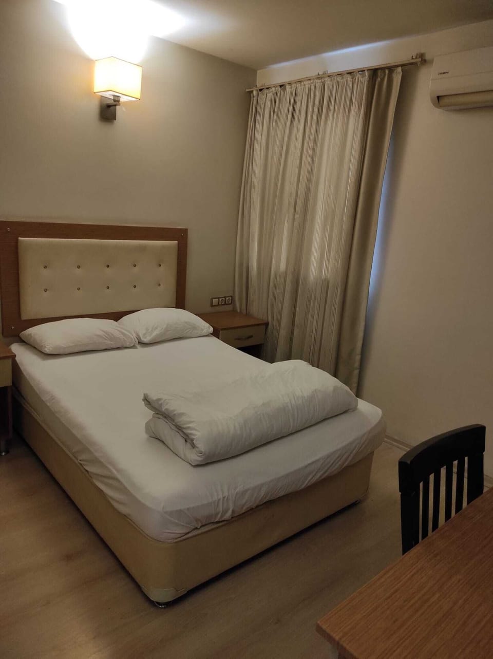 Deluxe Double Room | Premium bedding, laptop workspace, bed sheets