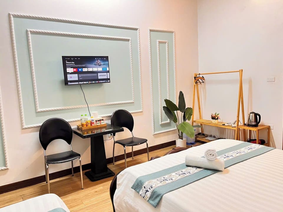 Executive Room, 2 Queen Beds, City View (High Floor) | Premium bedding, memory foam beds, desk, laptop workspace