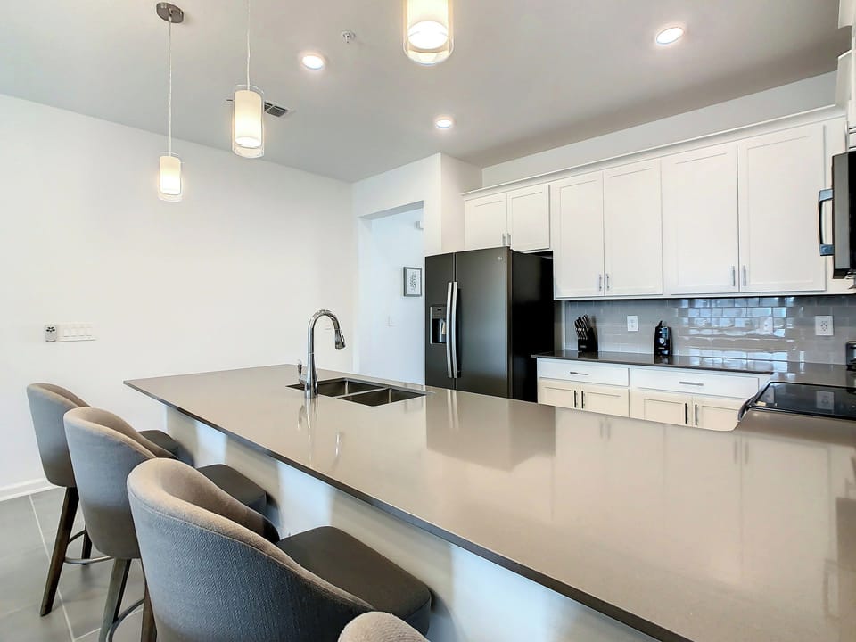Modern Kitchen with Spacious Island and Breakfast Bar