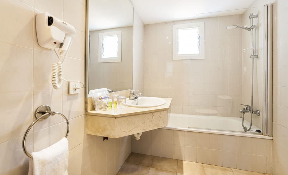 Free toiletries, towels