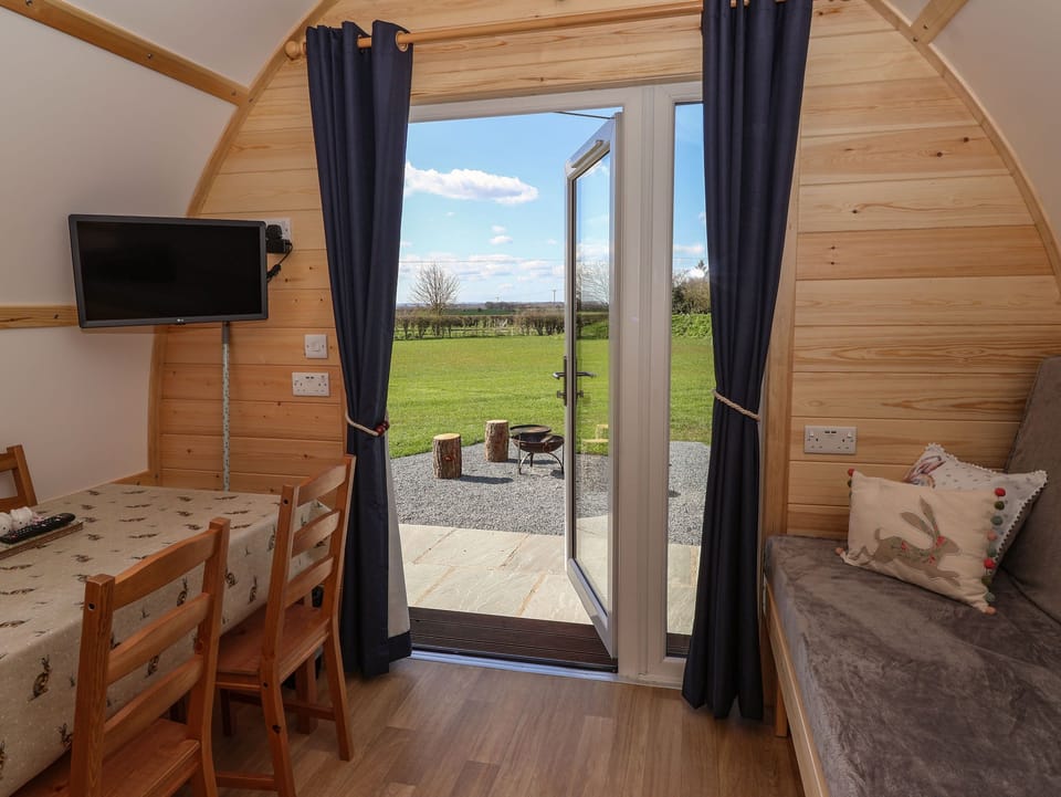 Cottage | 1 bedroom, individually decorated, individually furnished, free WiFi