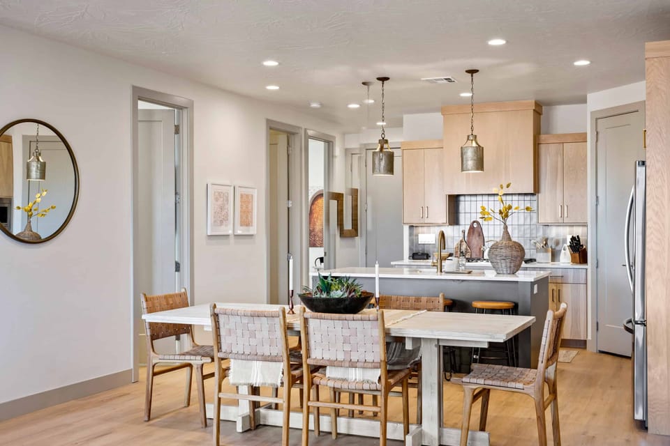 Kitchen/Dining Area