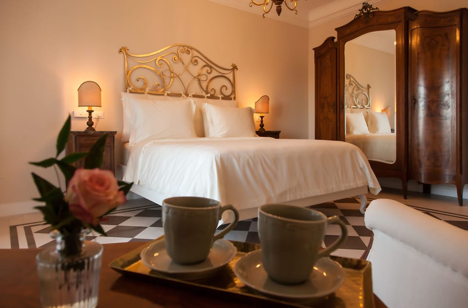 Luxury Room | In-room safe, blackout drapes, WiFi (free)