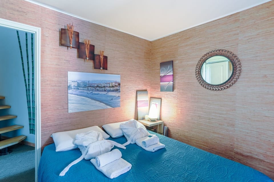 Executive Apartment, 1 Queen Bed, Smoking, Pool Access | 1 bedroom, minibar, individually decorated, free WiFi