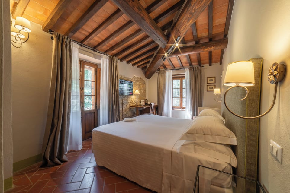 Deluxe Double Room | Premium bedding, minibar, in-room safe, desk