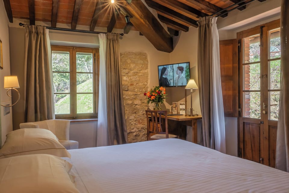 Classic Double Room | Premium bedding, minibar, in-room safe, desk