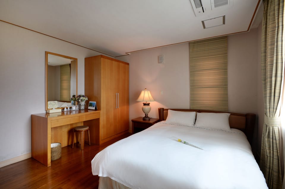 Premium bedding, individually furnished, free WiFi