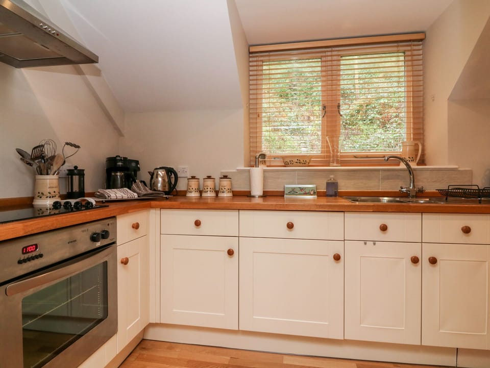 Fridge, dishwasher, electric kettle, toaster