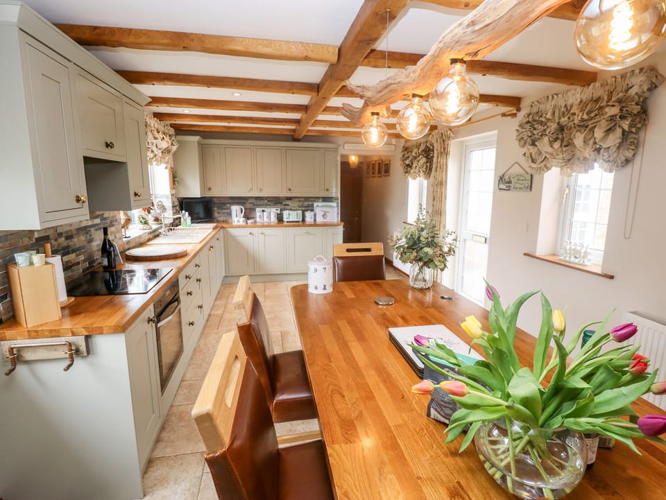 Cottage | Interior