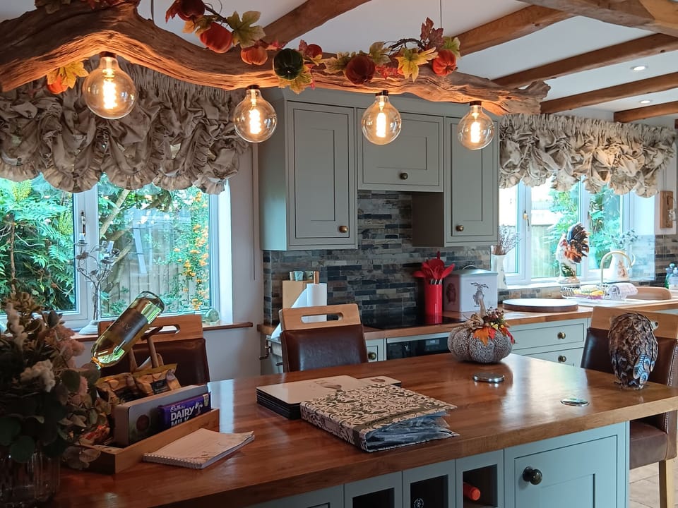 Cottage | Dining