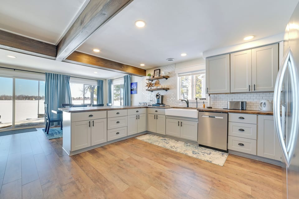 Kitchen | Equipped w/ Cooking Essentials
