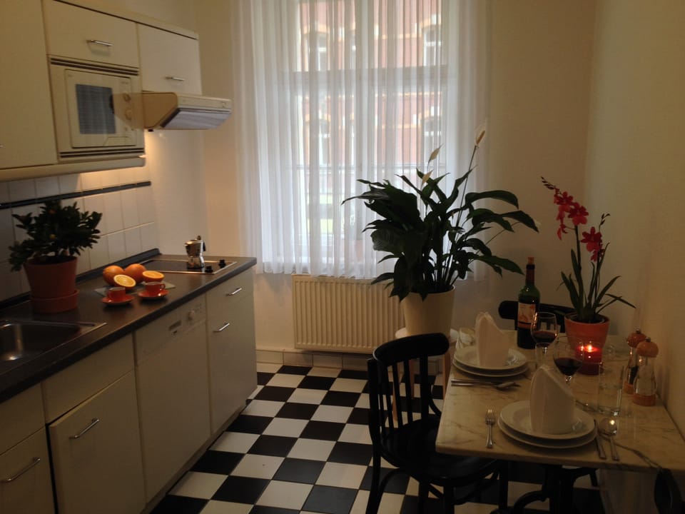 Apartment, 1 Bedroom | Private kitchen | Fridge, microwave, stovetop, dishwasher