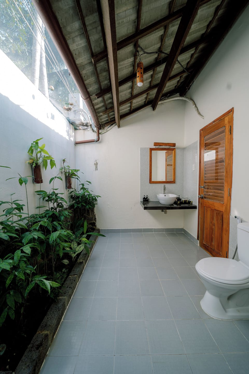 Family Bungalow, Garden View (2 King Beds) | Bathroom | Shower, free toiletries, hair dryer, slippers