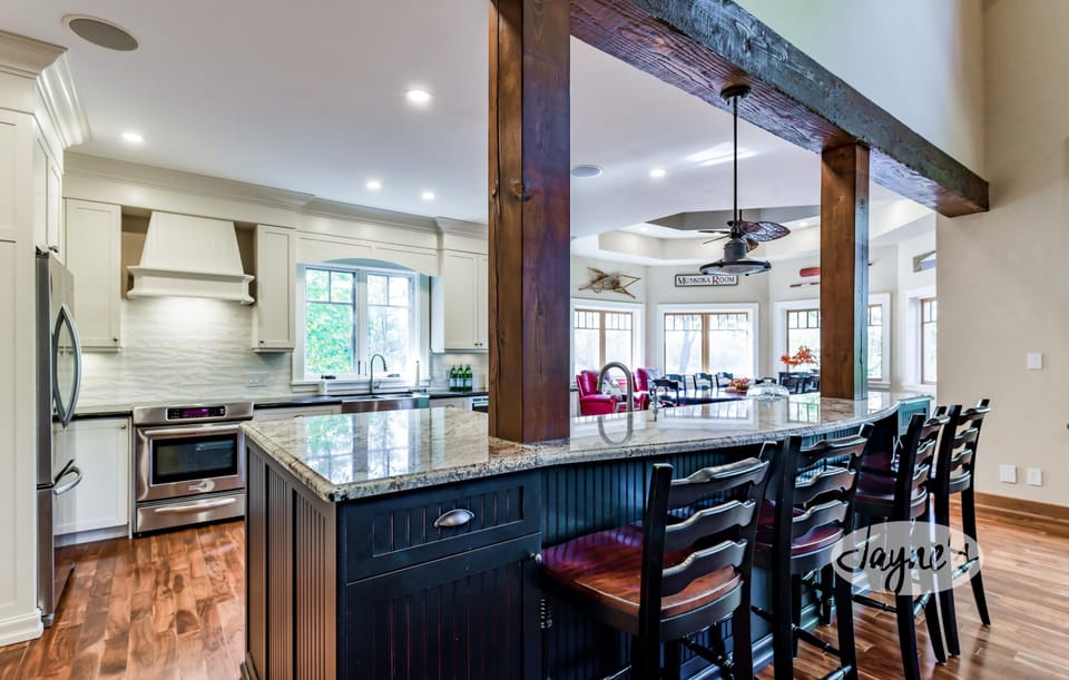 Kitchen &amp; Bar Seating