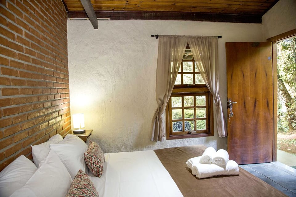 Luxury Apartment | Desk, laptop workspace, free WiFi, bed sheets