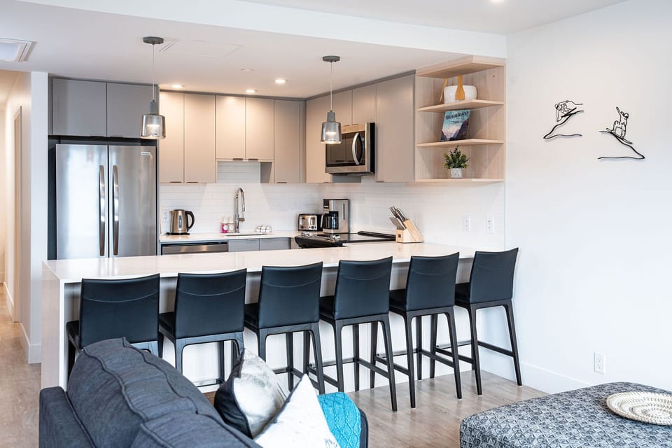 Condo | Private kitchen | Coffee/tea maker, full-size fridge, microwave, oven
