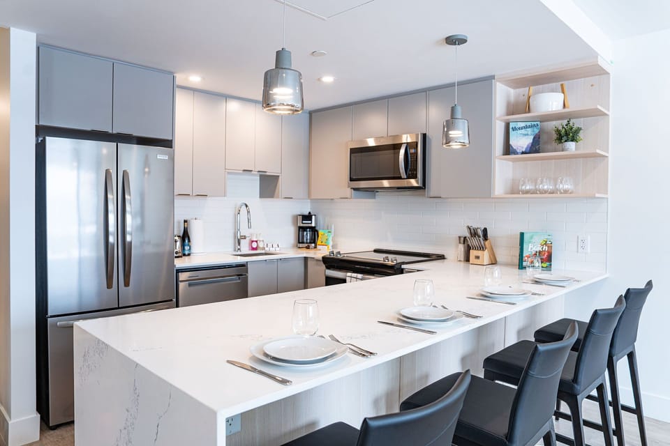 Condo | In-room dining