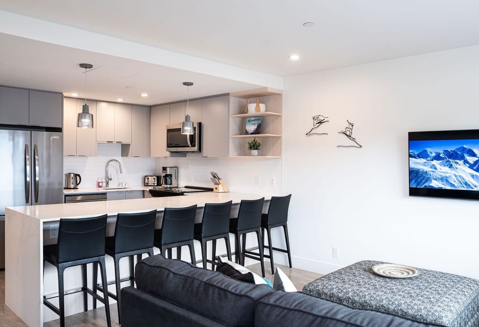 Condo | Private kitchen | Coffee/tea maker, full-size fridge, microwave, oven