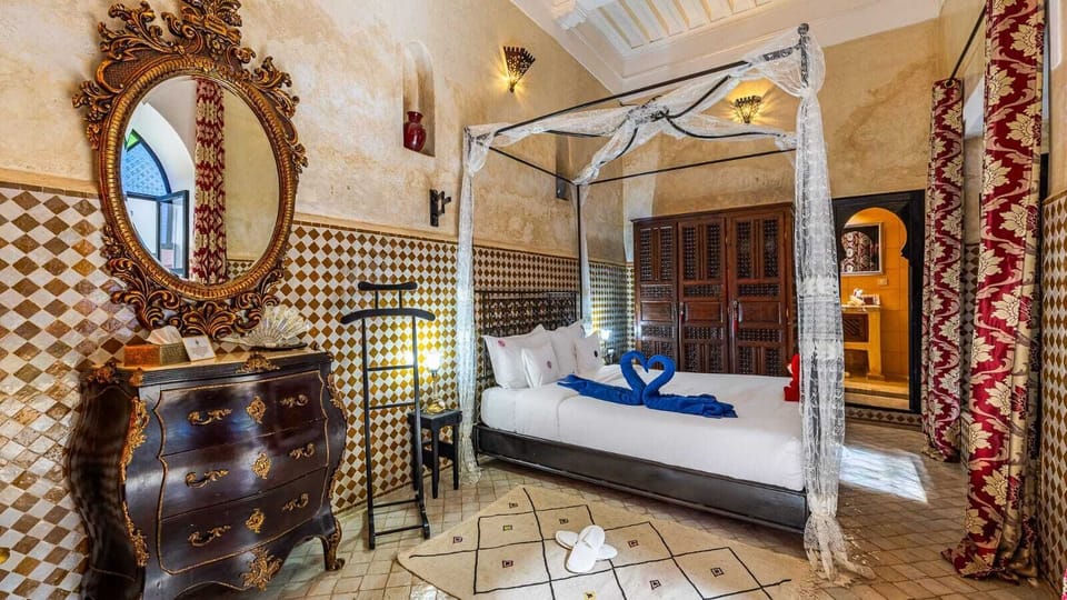 Gallery Suite, 1 King Bed, Fireplace, Ground Floor | Premium bedding, down comforters, in-room safe, individually decorated