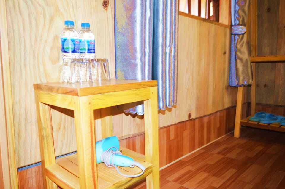 Hypo-allergenic bedding, minibar, desk, free WiFi