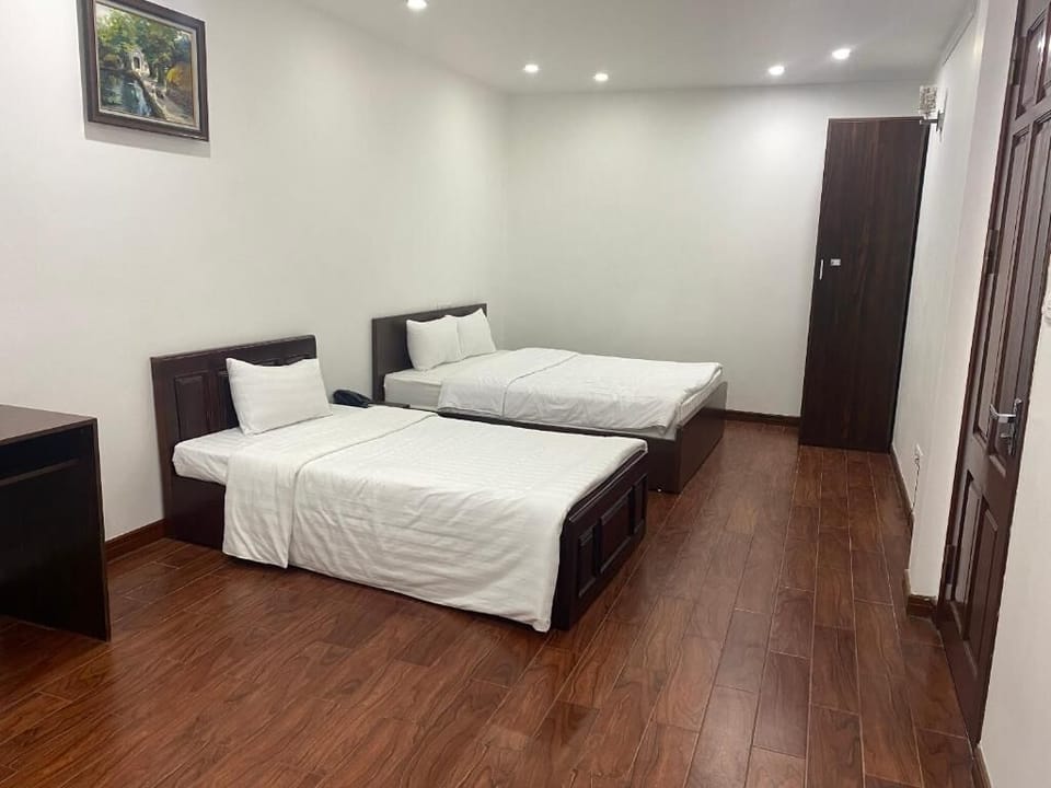 Family Room | Living area | Flat-screen TV