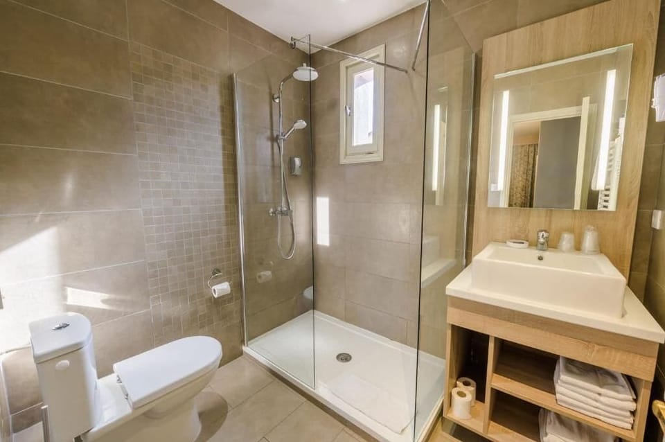 Hair dryer, towels