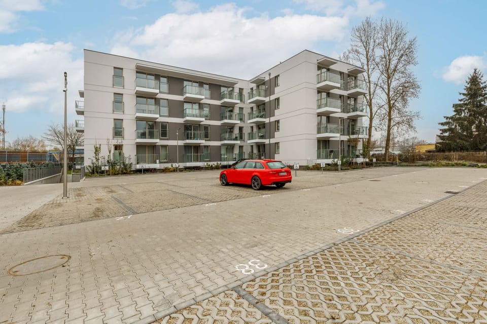 The building is located in a vibrant neighborhood with plenty of dining options. 
