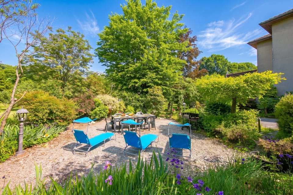 Family House, 2 Bedrooms, Microwave (Anita Lake, 2BR Retreat w/ Shared) | Outdoor dining