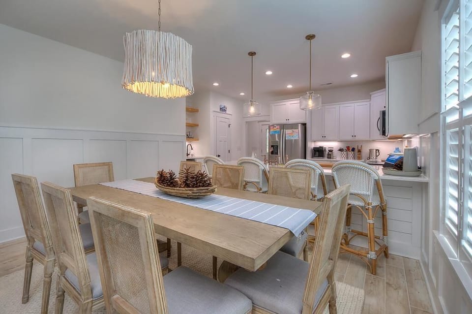 Dining Area
GW 3.2023