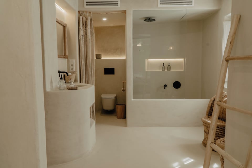 Superior Double Room | Bathroom | Separate tub and shower, rainfall showerhead, designer toiletries
