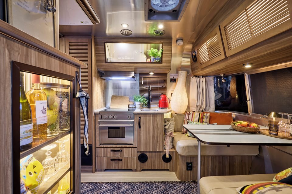 Caravan | WiFi (free), bed sheets